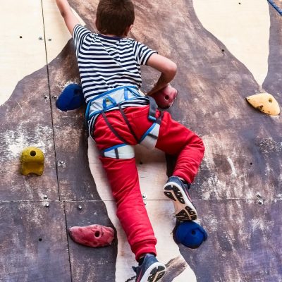 climbing-wall-2879227_1920