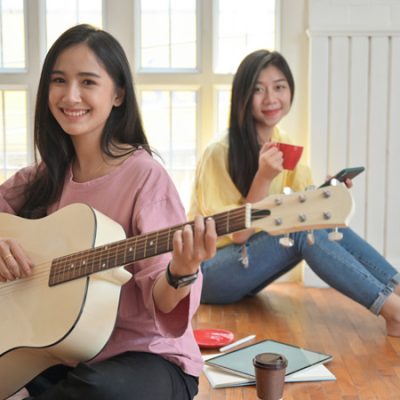 teenage-girls-are-singing-and-playing-guitars-they-NJUHDBF.jpg teenage-girls-are-singing-and-playing-guitars-they-NJUHDBF.jpg